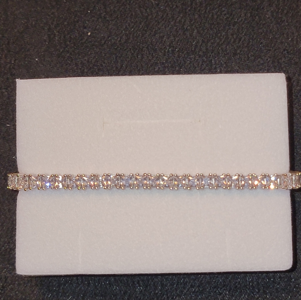 NEW 14K Gold Plated Tennis Braclet